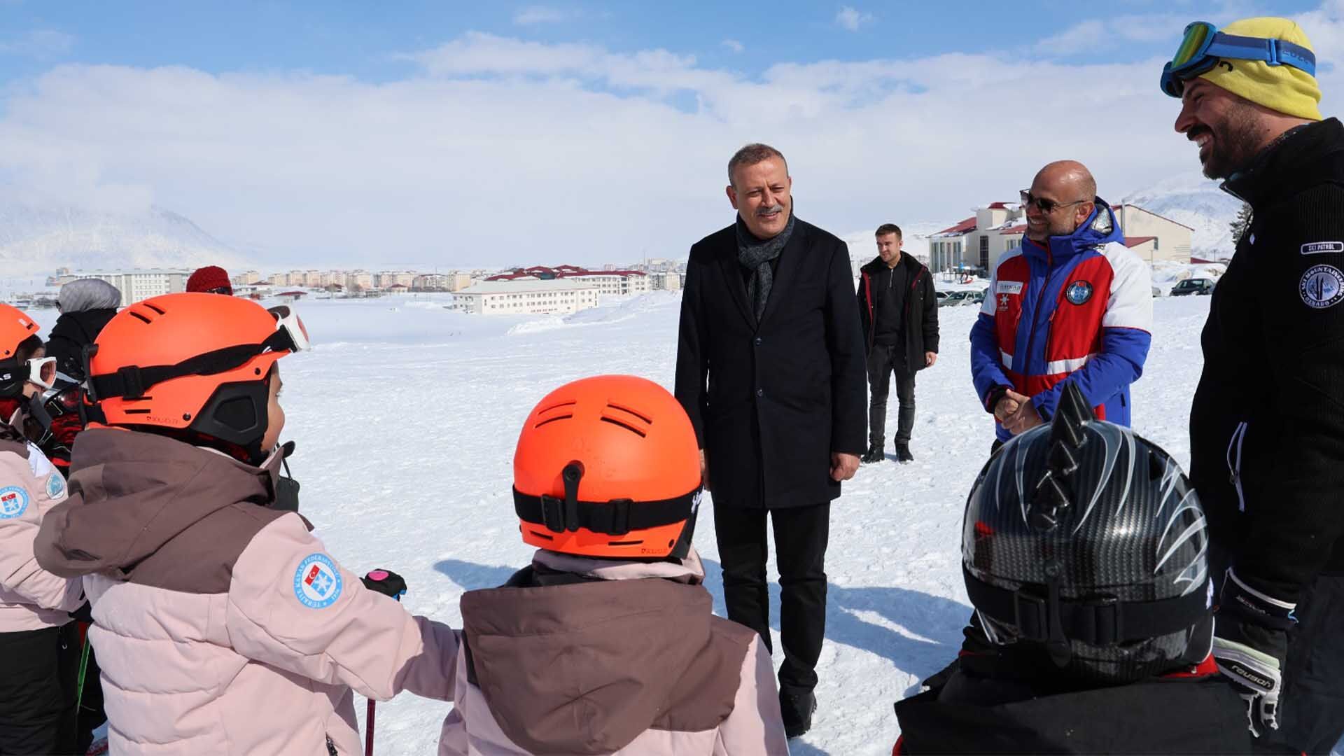 Rektör Elmastaş’tan Kayak Altyapı Antrenmanlarına Ziyaret 4