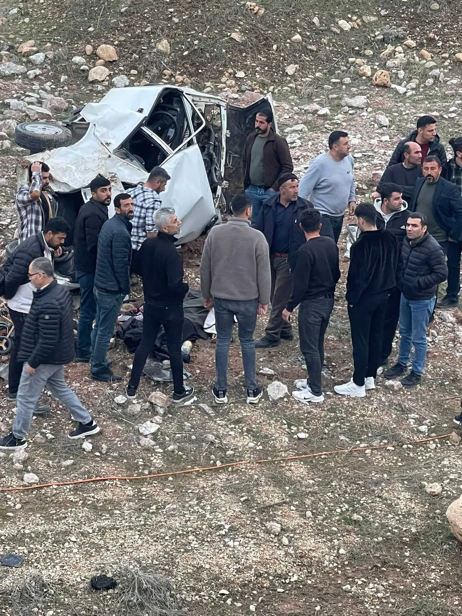 Sarampole Devrilen Otomobil Hurdaya Dondu 3 Agir Yarali 2