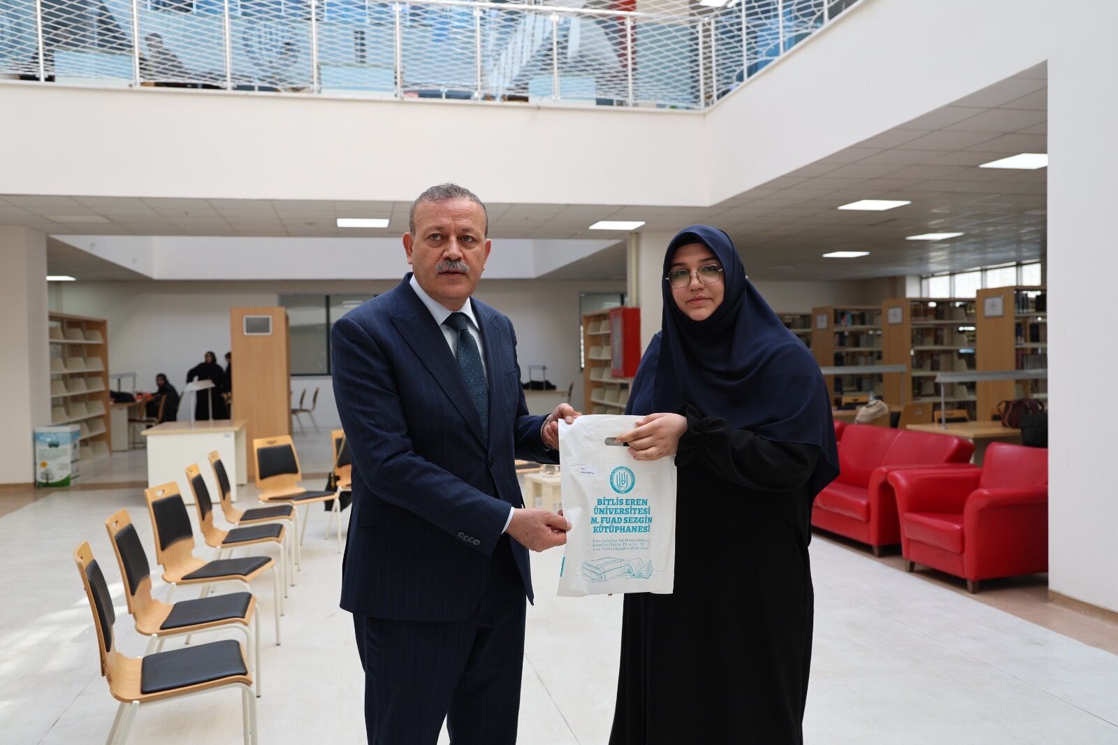 T9 W L V01E04329 Eb2C 46Fd 9A22 0Dbd979Df399