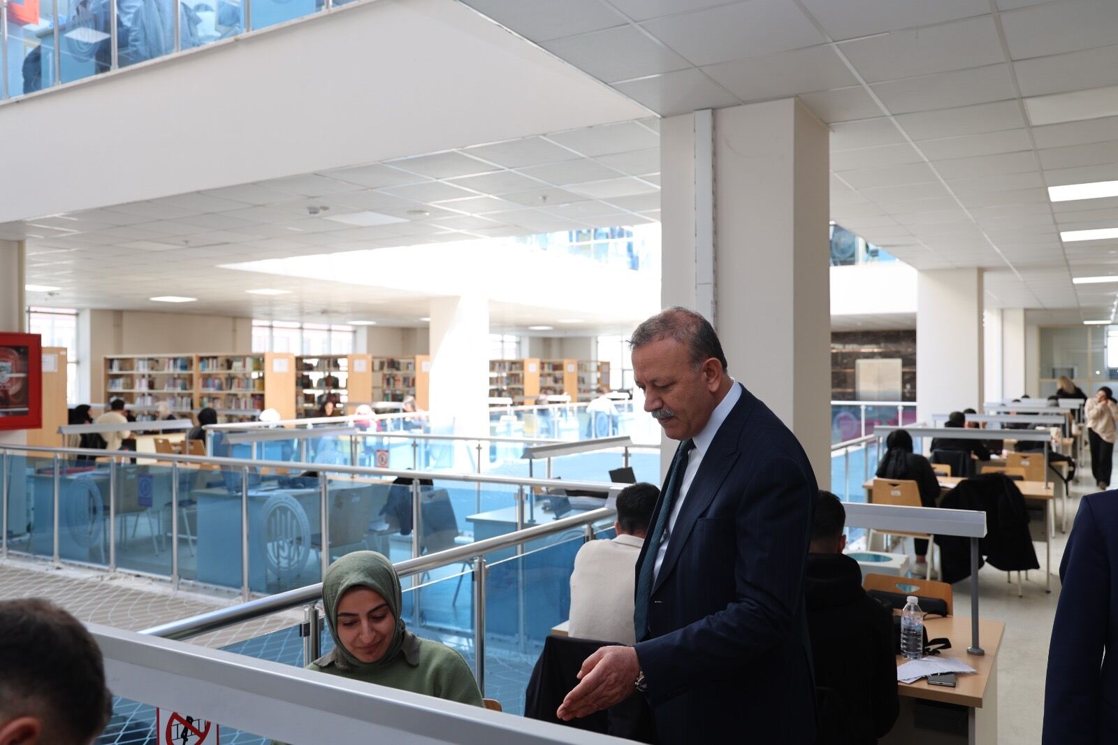 T9 W L Vd77861Cc 7134 4A55 8B78 C95341Ca77D4