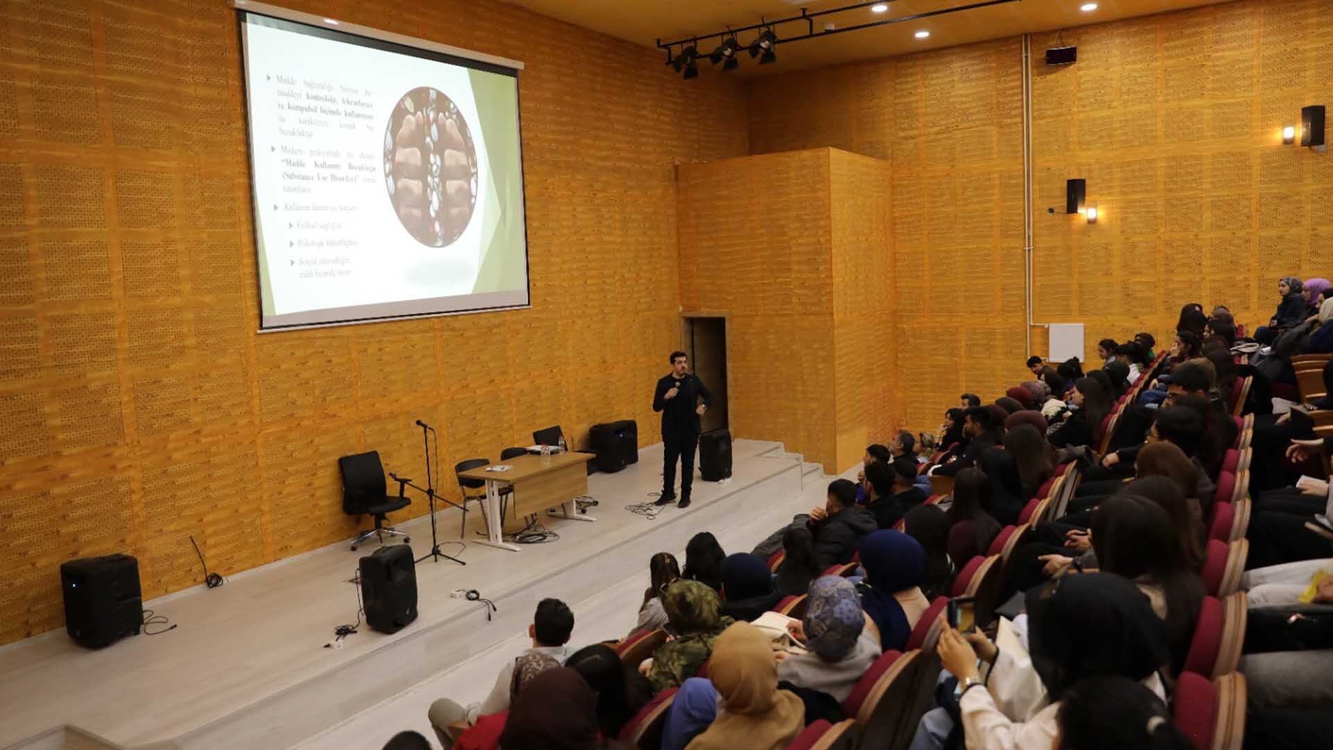 Bitlis Eren Üniversitesi’nde Bağımlılıkla Mücadele Eğitimi Düzenlendi 2