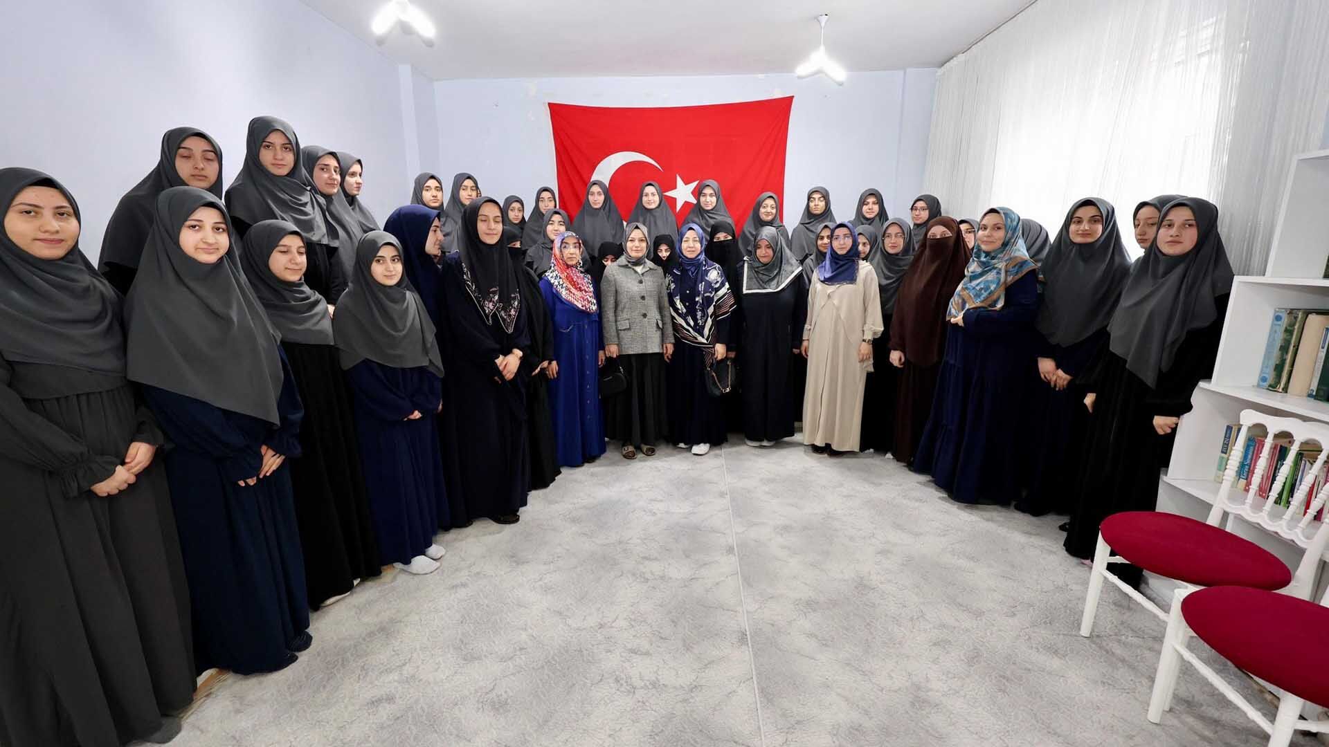 Bitlis Protokolü, Hafızlık Kursunu Ziyaret Etti 2