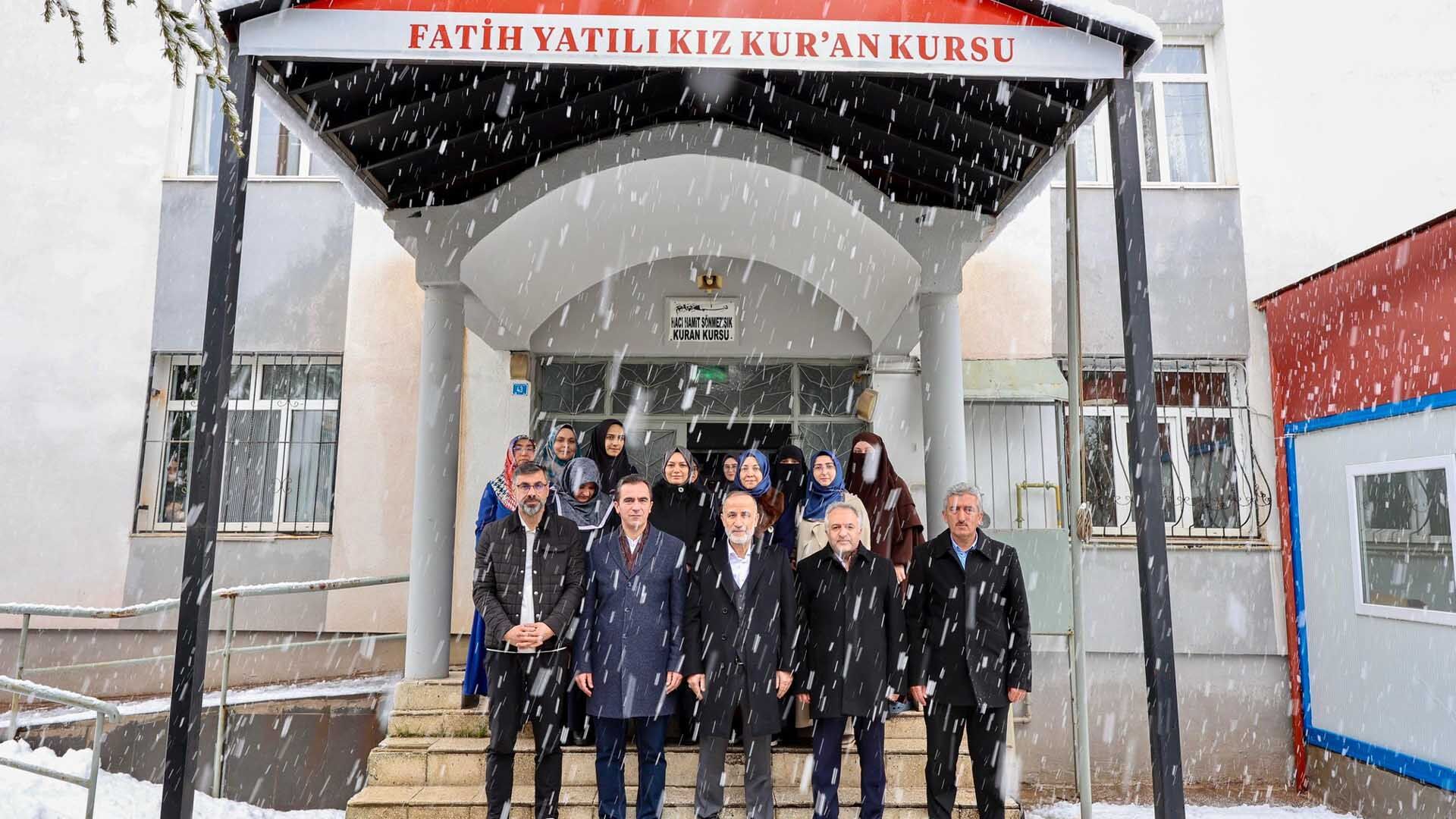 Bitlis Protokolü, Hafızlık Kursunu Ziyaret Etti