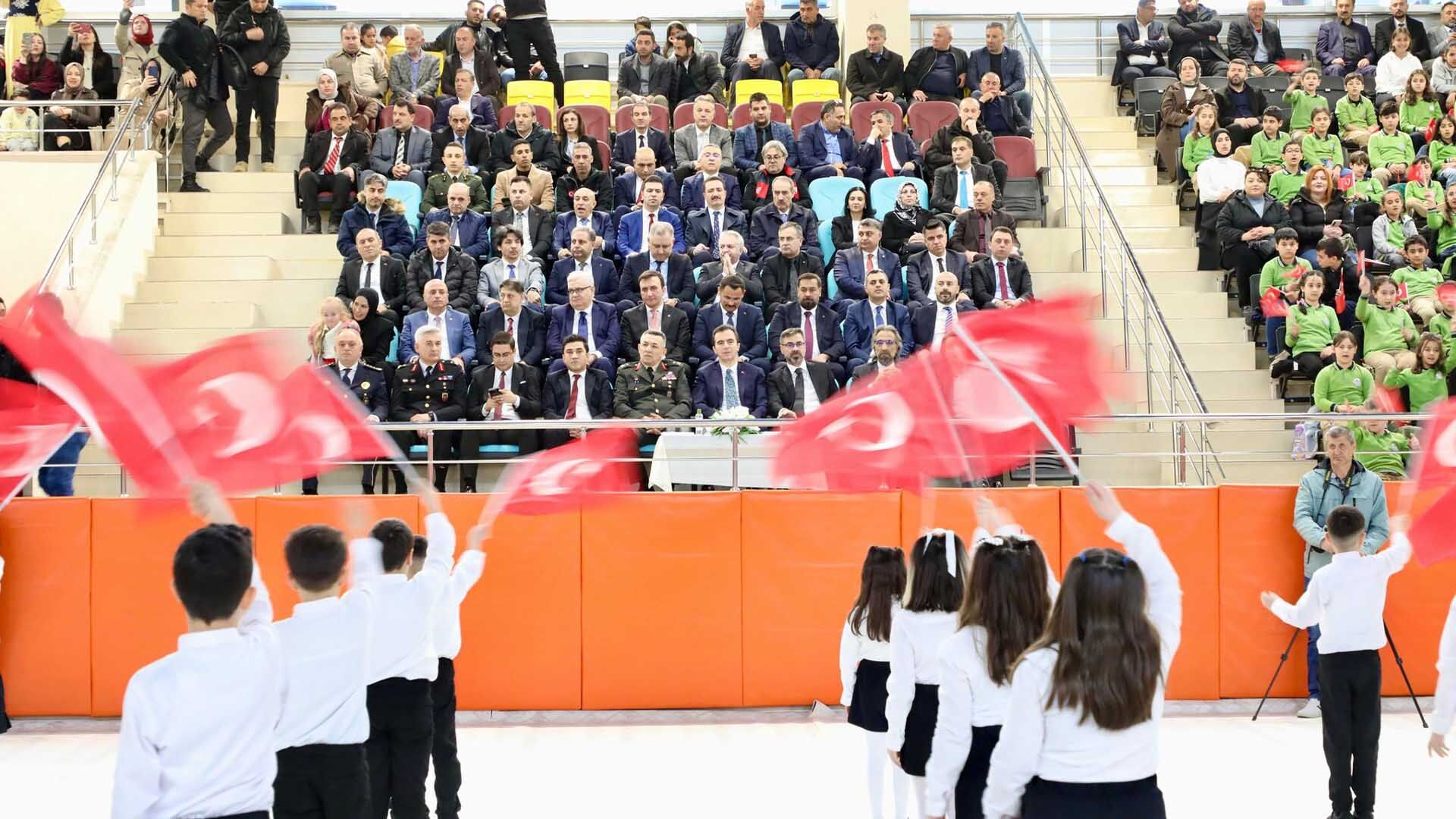 Bitlis’te 23 Nisan Coşkusu, Çocuklar Bayramlarını Doyasıya Kutladı 5