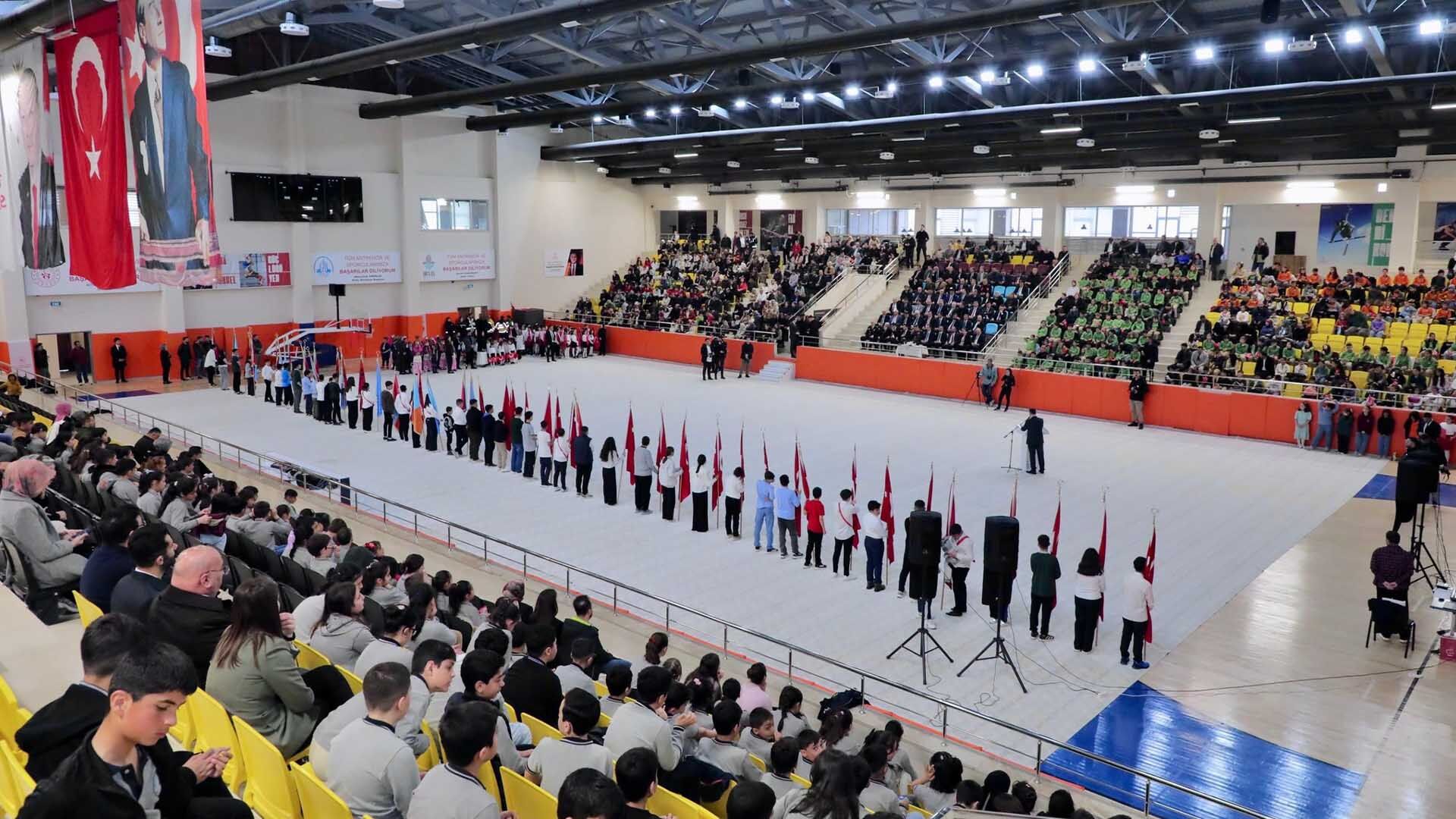 Bitlis’te 23 Nisan Coşkusu, Çocuklar Bayramlarını Doyasıya Kutladı 6