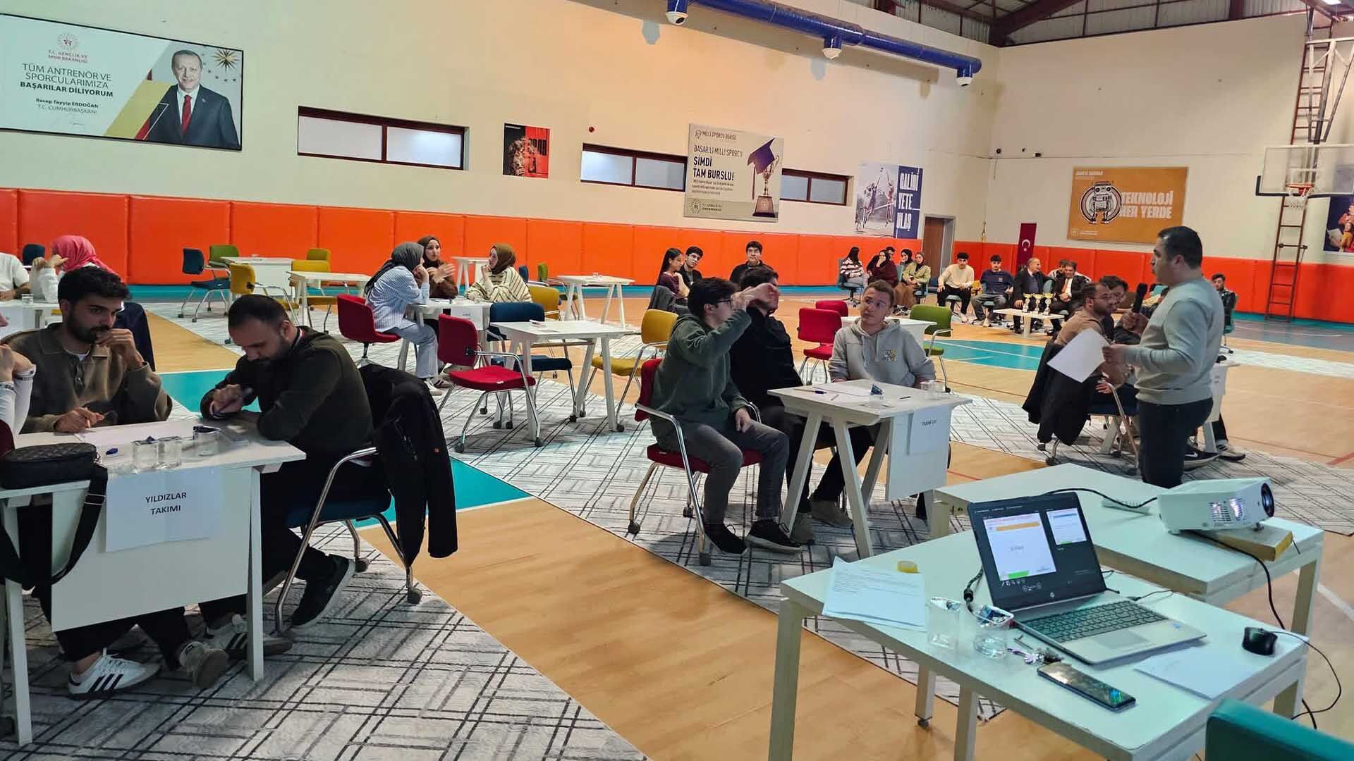 Bitlis’te Bilgi Yarışması Düzenlendi