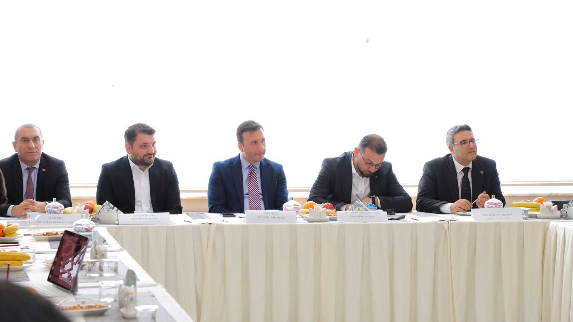 Bitlis’te Eğitime Destek Platformu Toplantısı Gerçekleştirildi