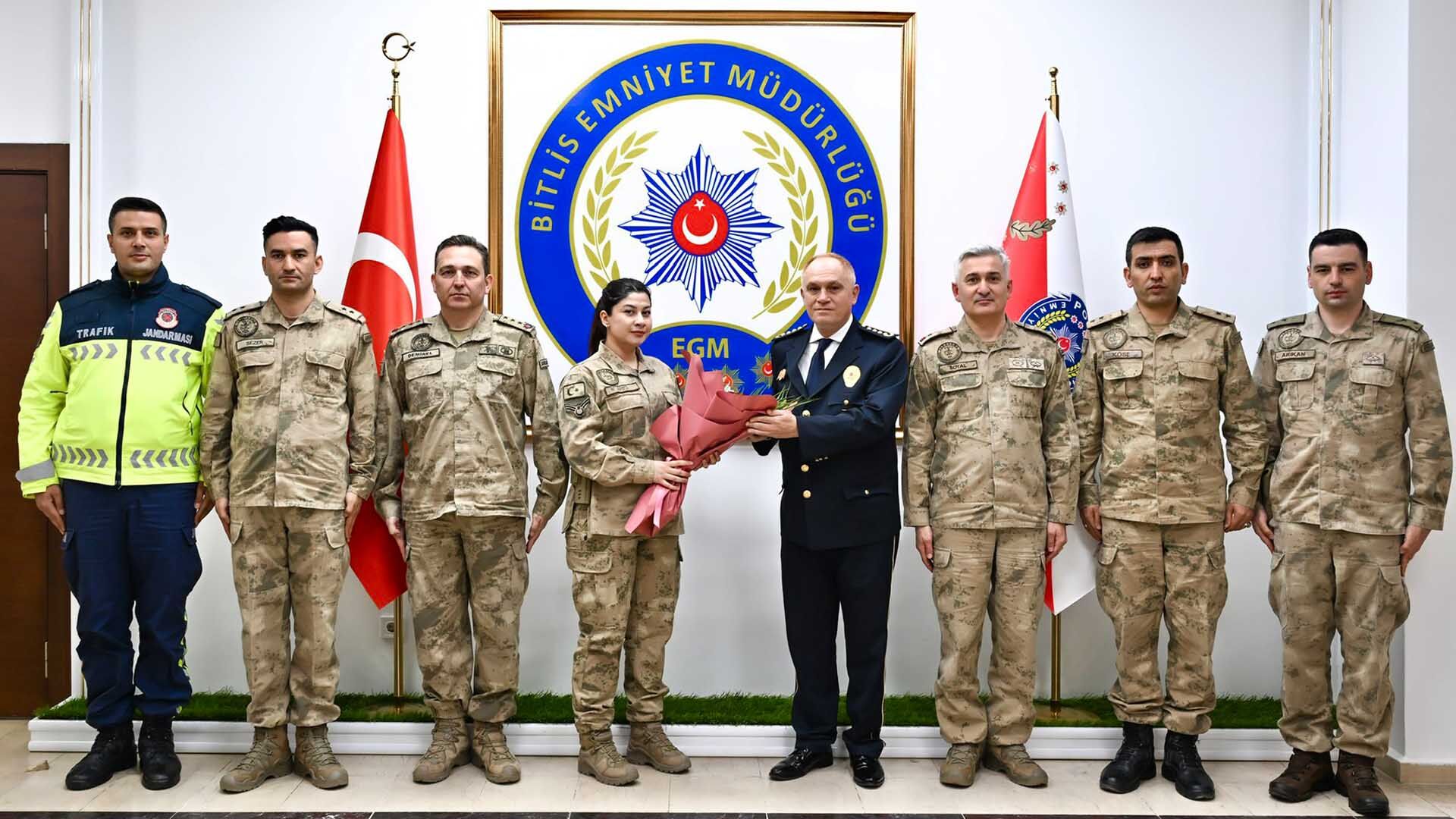 Bitlis'te Jandarmadan Emniyete 181. Yıl Tebriği 1