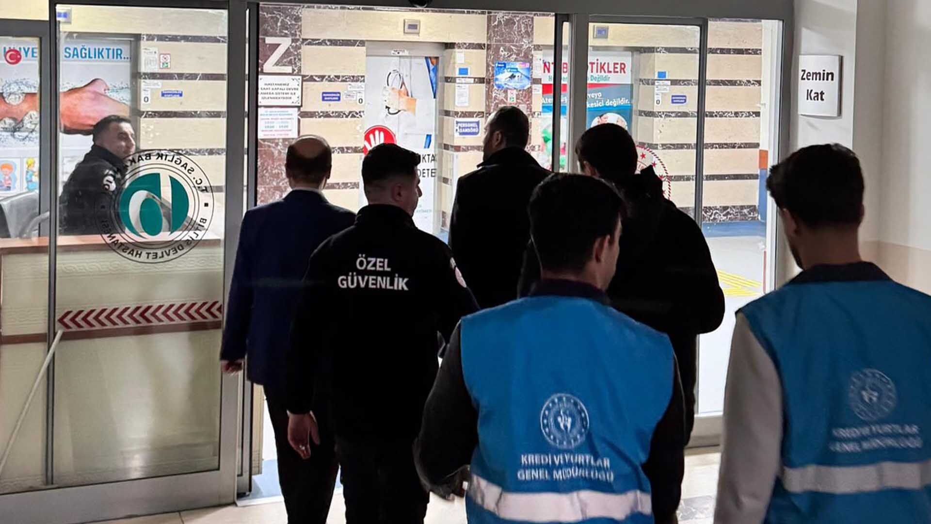 Bitlis’te Öğrencilerden Sağlık Çalışanlarına Anlamlı Hediye