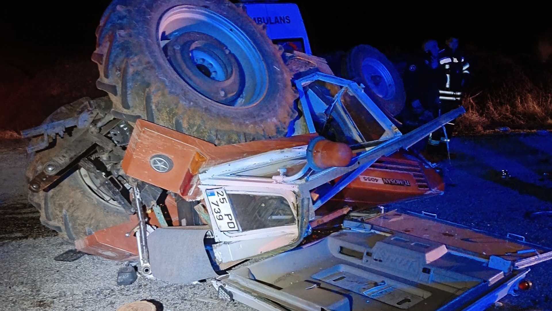 Oltu'da Ambulans Traktöre Arkadan Çarptı, 4 Kişi Yaralandı