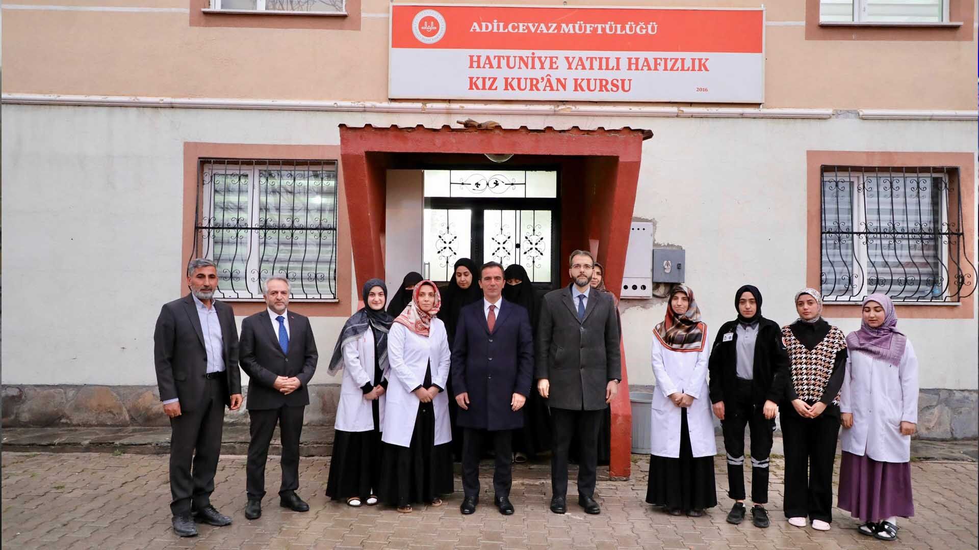 Vali Karakaya, Adilcevaz’da Kur’an Kursunu Ziyaret Etti 3