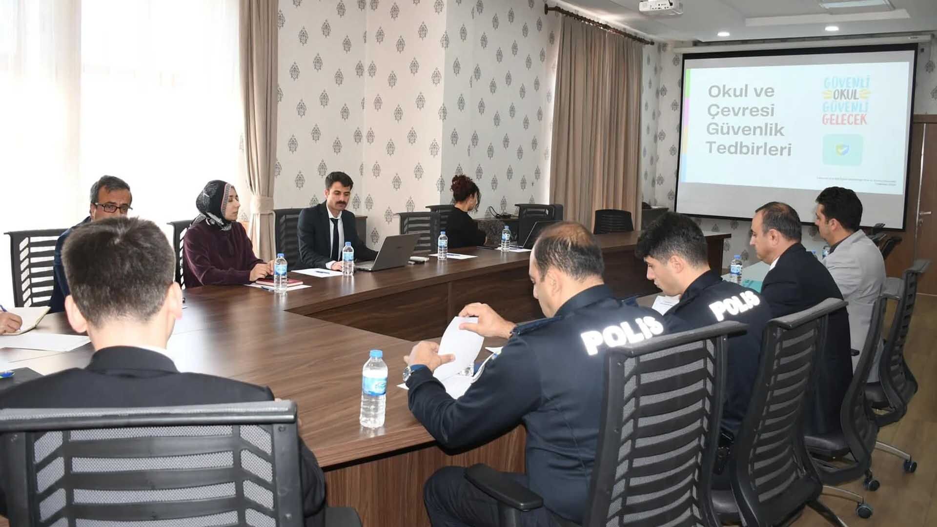 Adilcevaz’da Okul Güvenliği Zirvesi, Tüm Önlemler Masaya Yatırıldı 1