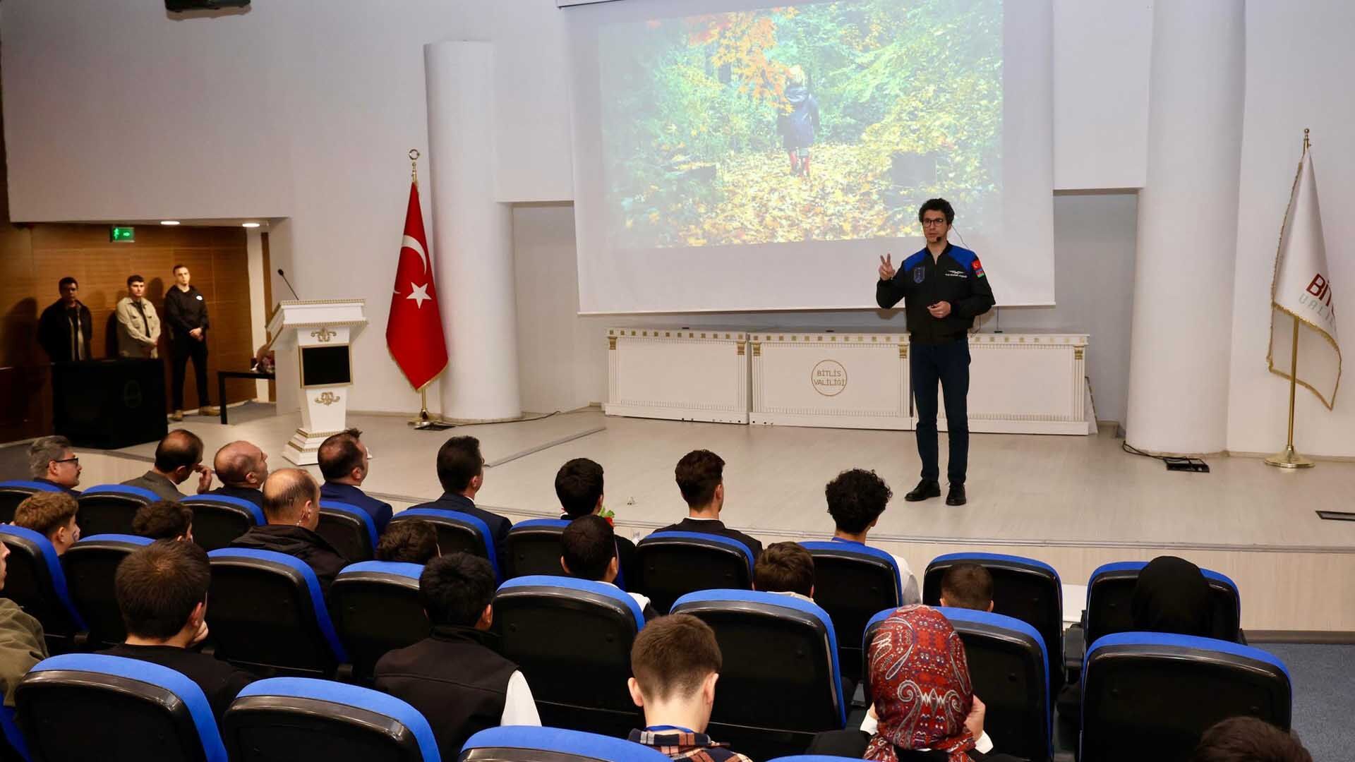 Astronot Atasever, Bitlis'te Öğrencilerle Buluştu 3
