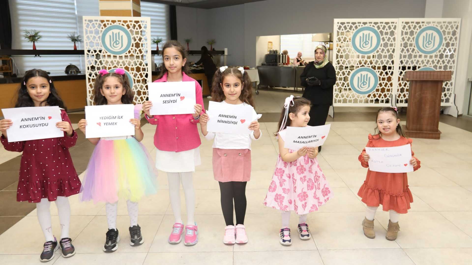 Bitlis Eren Üniversitesi’nde Anneler Günü’ne Anlamlı Program 1