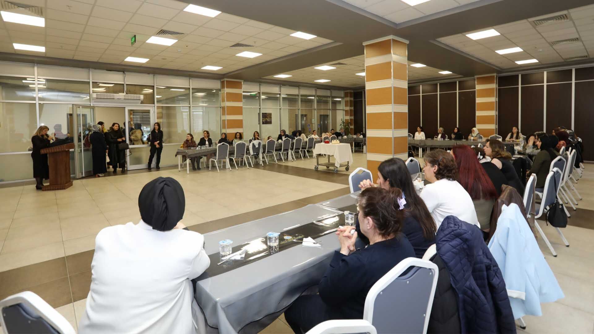 Bitlis Eren Üniversitesi’nde Anneler Günü’ne Anlamlı Program