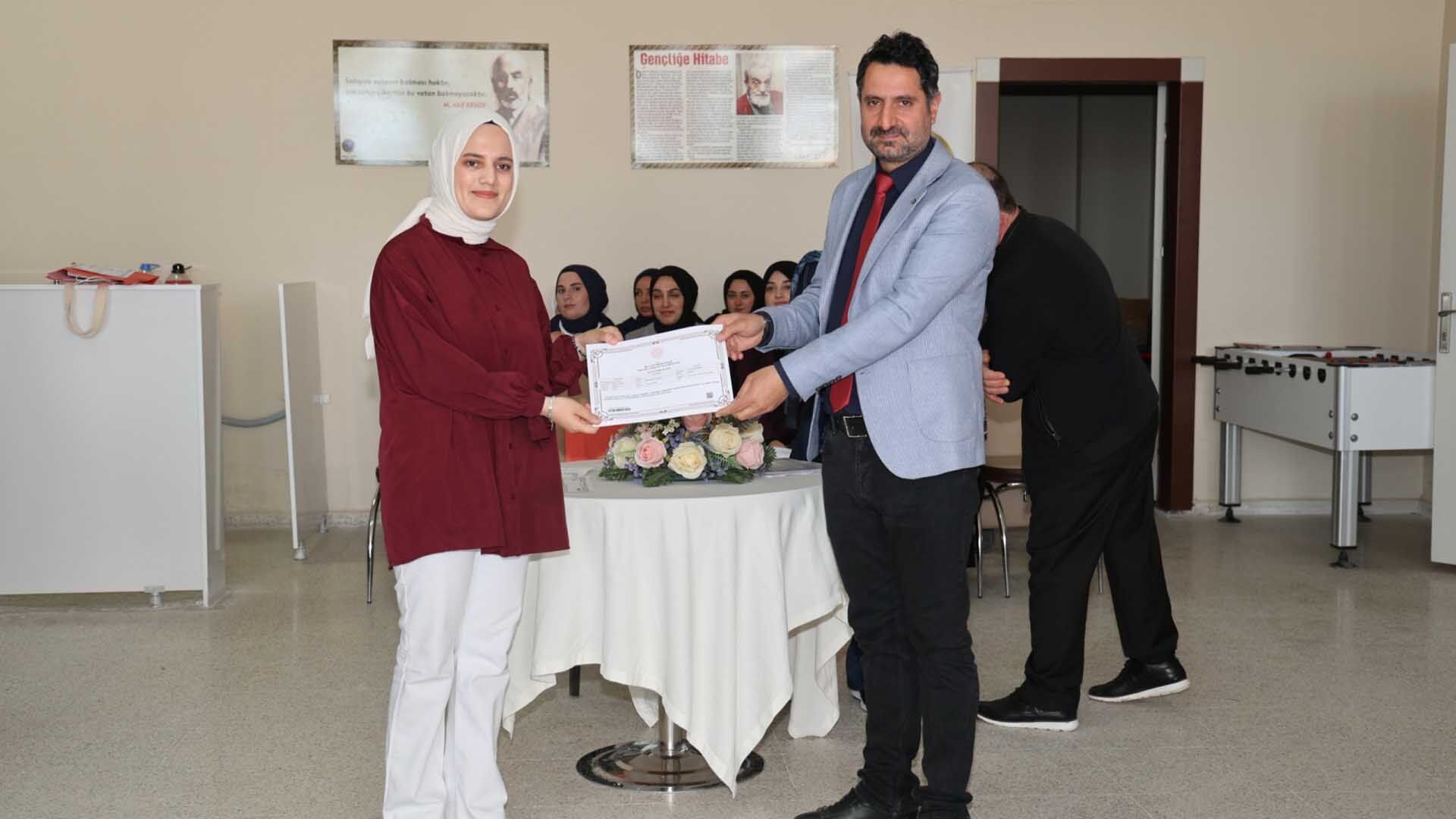 Bitlis Eren Üniversitesi’nde Arapça Ve Kur’an Kursu Sertifika Töreni 2