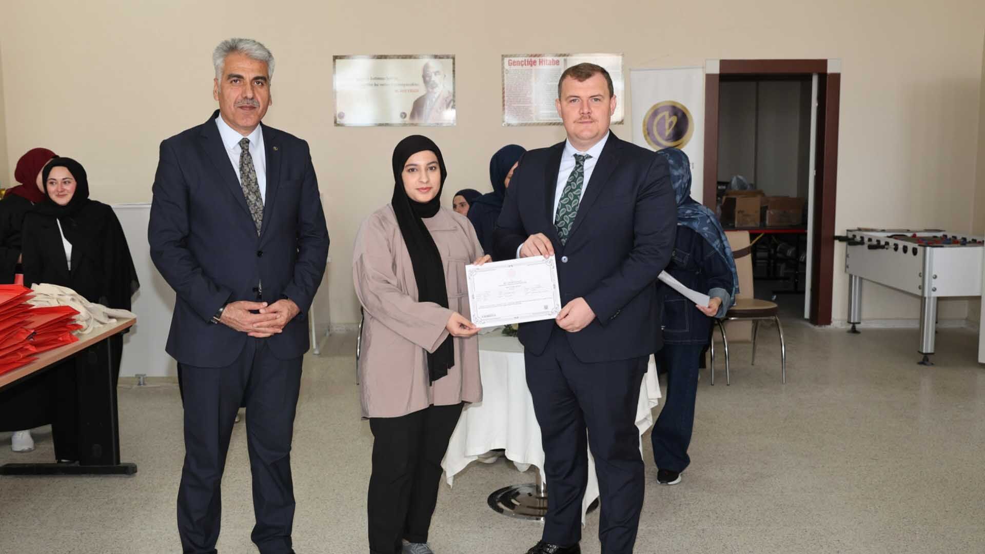 Bitlis Eren Üniversitesi’nde Arapça Ve Kur’an Kursu Sertifika Töreni 3