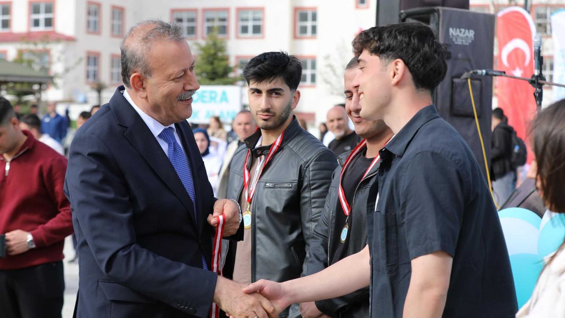 Bitlis Eren Üniversitesi'nde “Spor Ve Kültür Etkinlikleri’26” Başladı 13