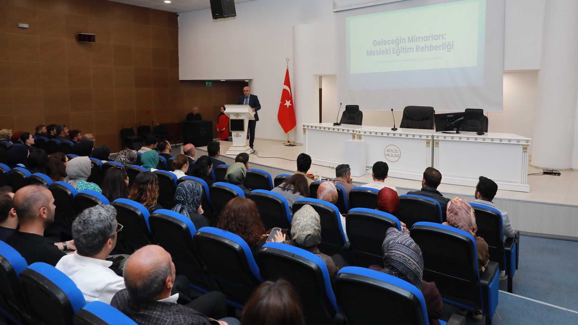 Bitlis’te Mesleki Eğitimin Geleceği Ele Alındı