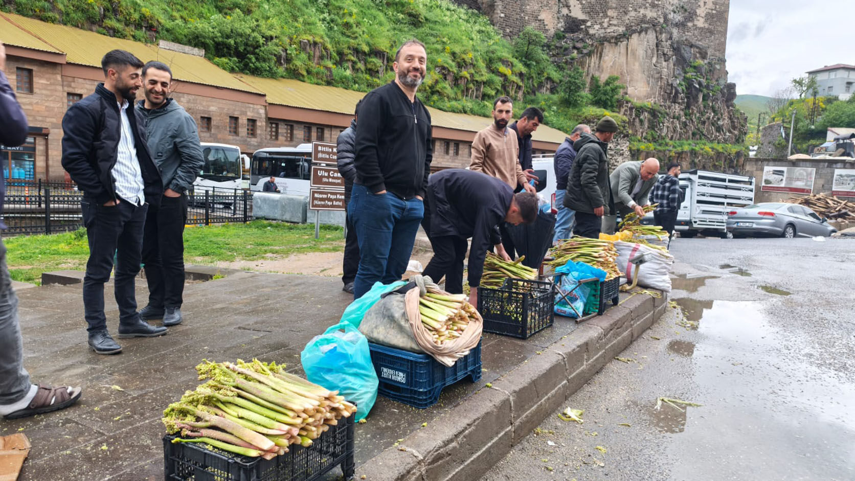 Bitlis’te Uçkun Tezgâhlarda Alıcı Buluyor