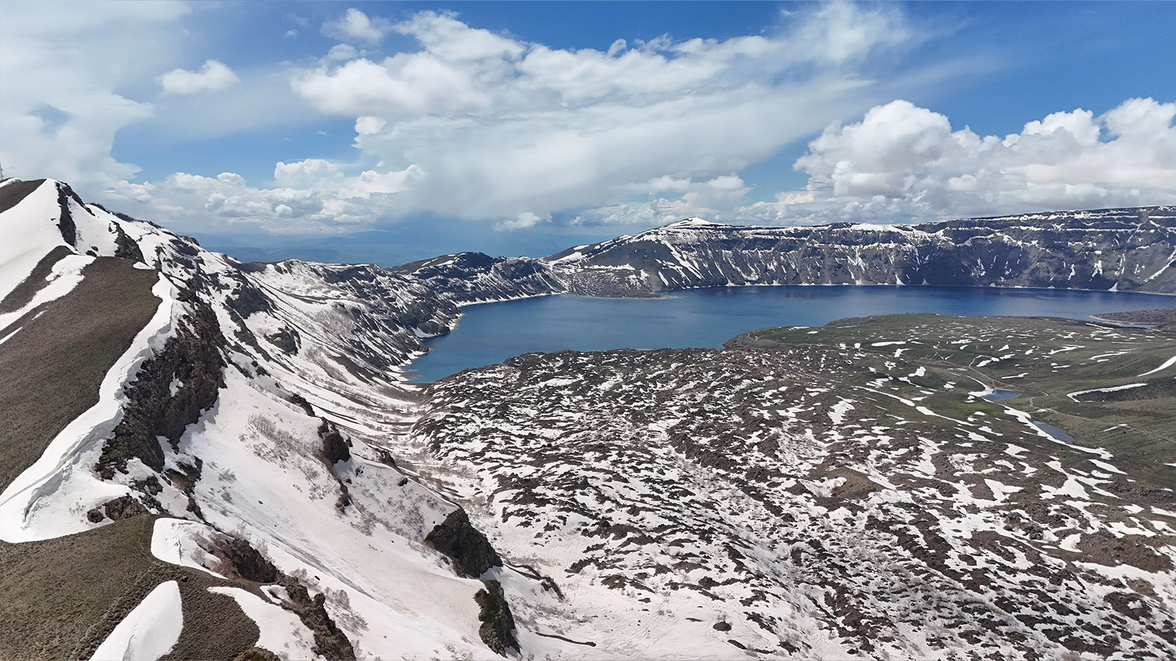 Nemrut Krateri’nde İki Mevsim Bir Arada