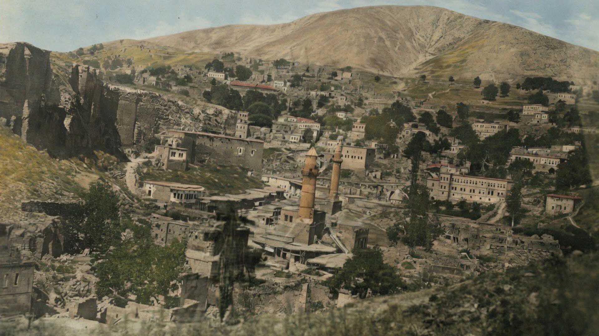1930’Lu Yılların Bitlis’i, Taş Mimarisiyle Avrupa Kentlerini Andırıyordu