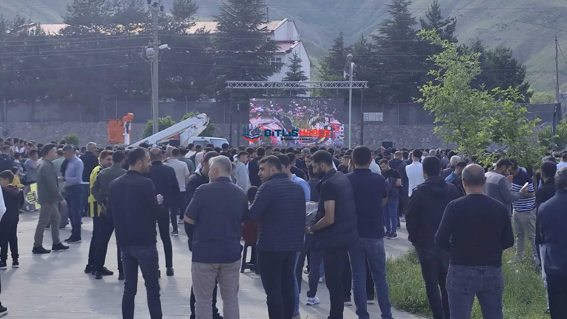 Bitlis Dev Ekran Başında Tek Yürek Oldu 1