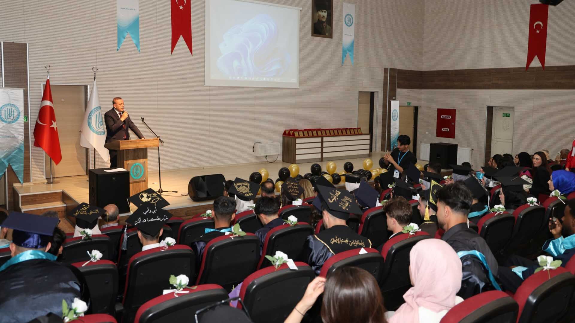 Bitlis Eren Üniversitesi'nde Uluslararası Öğrenciler Mezuniyet Coşkusu Yaşadı 4
