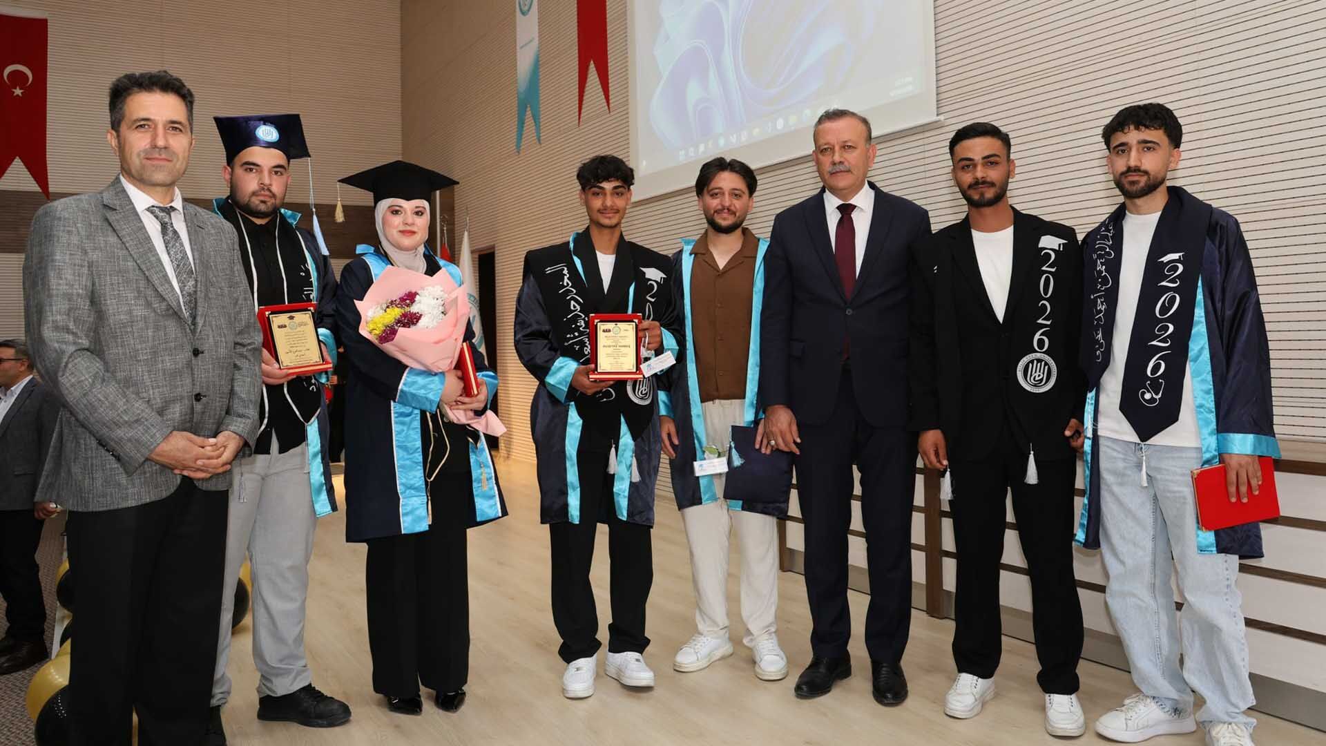 Bitlis Eren Üniversitesi'nde Uluslararası Öğrenciler Mezuniyet Coşkusu Yaşadı