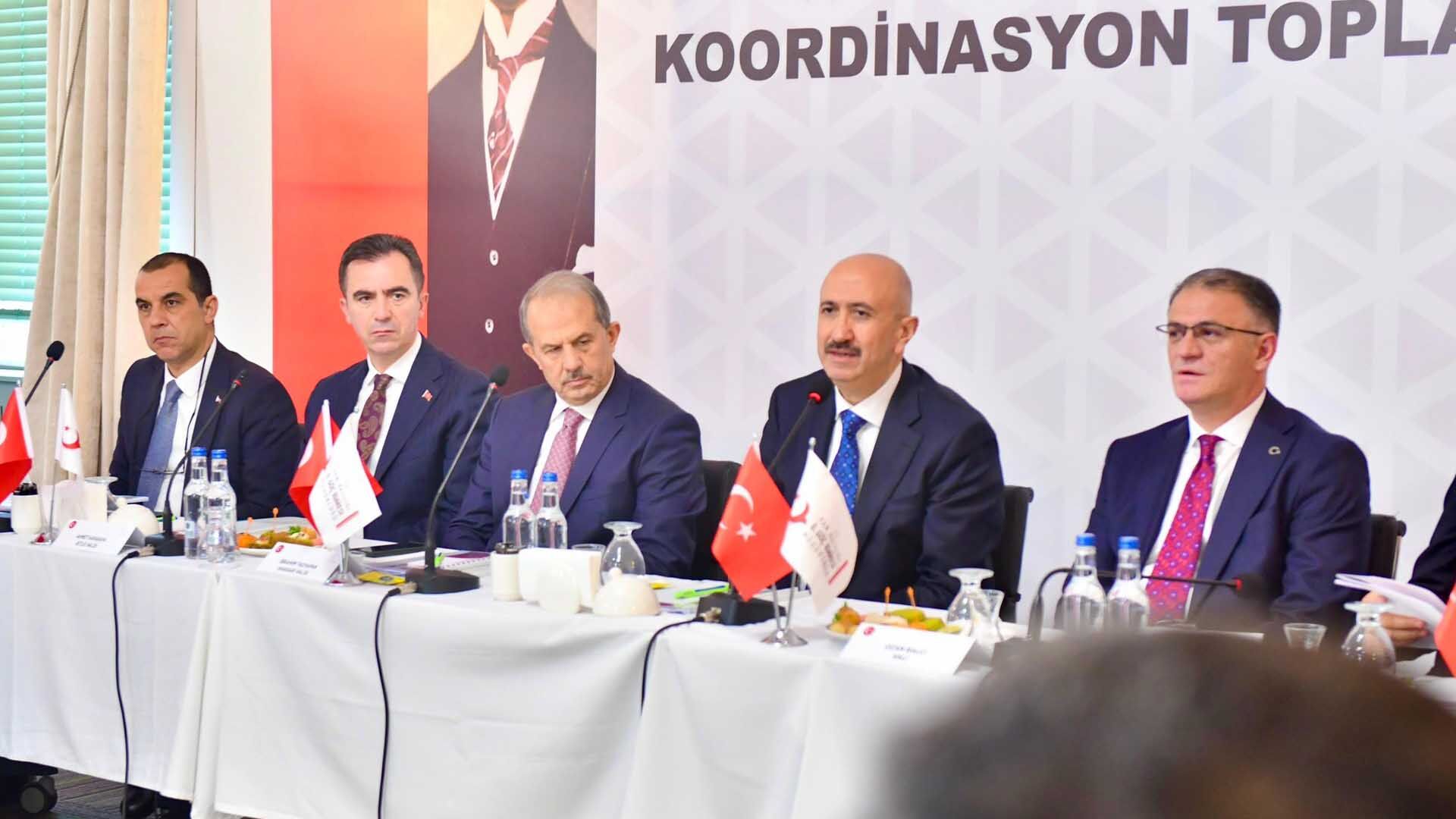 Bitlis Valisi Karakaya, Düzensiz Göçle Mücadele Toplantısına Katıldı 3