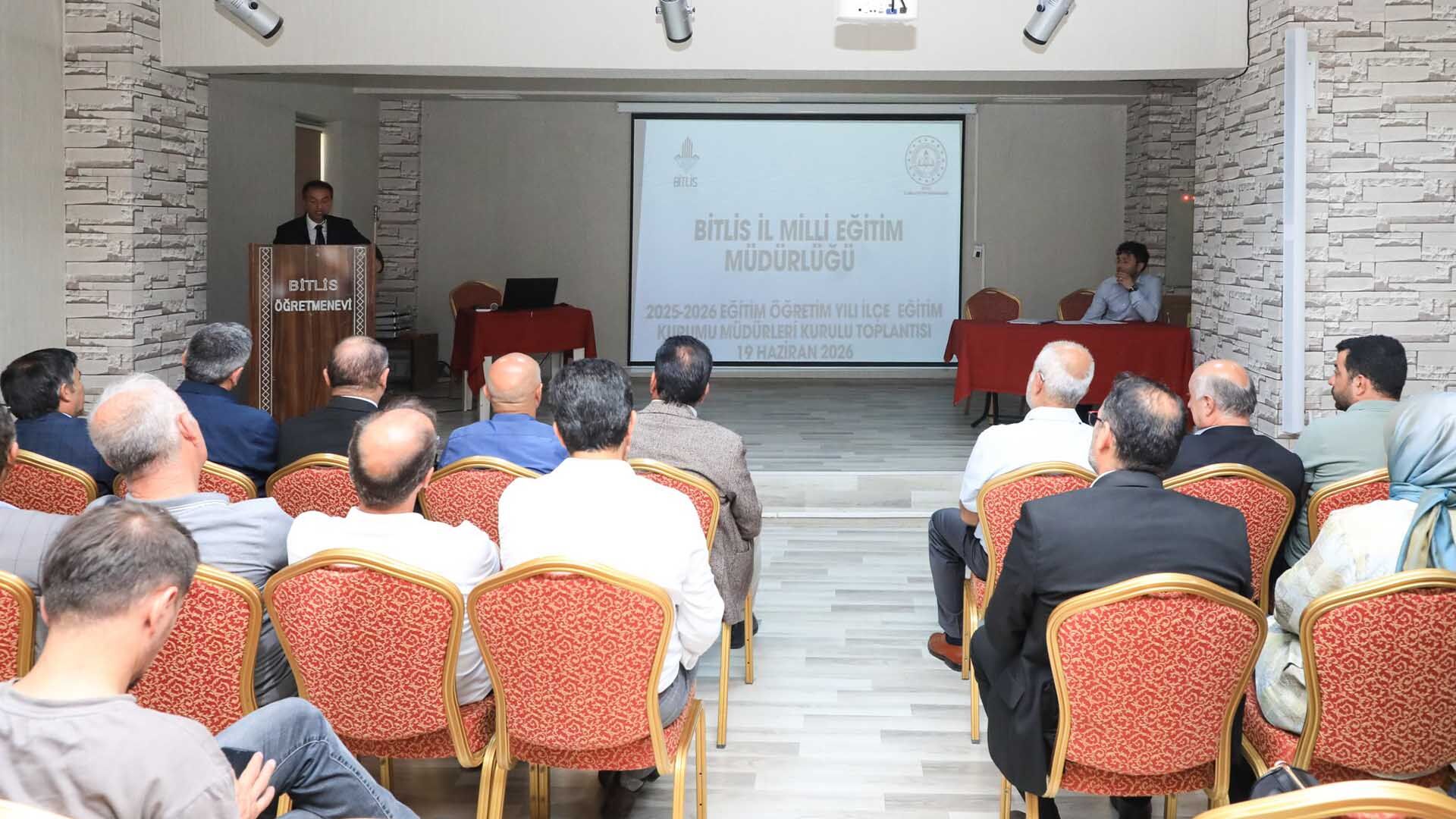 Bitlis'te Eğitim Gündemi Masaya Yatırıldı, Yeni Dönem Hazırlıkları Değerlendirildi 4