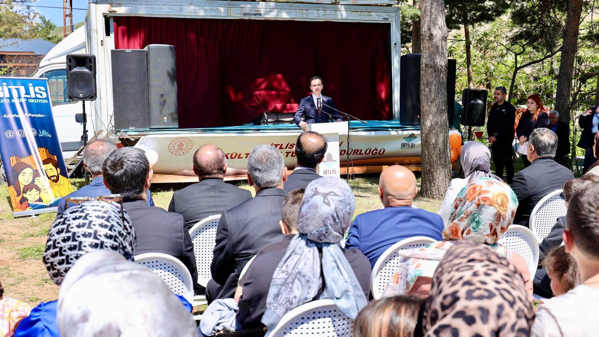 Bitlis’te Kitap Okuyan Aileler Ödüllendirildi 4