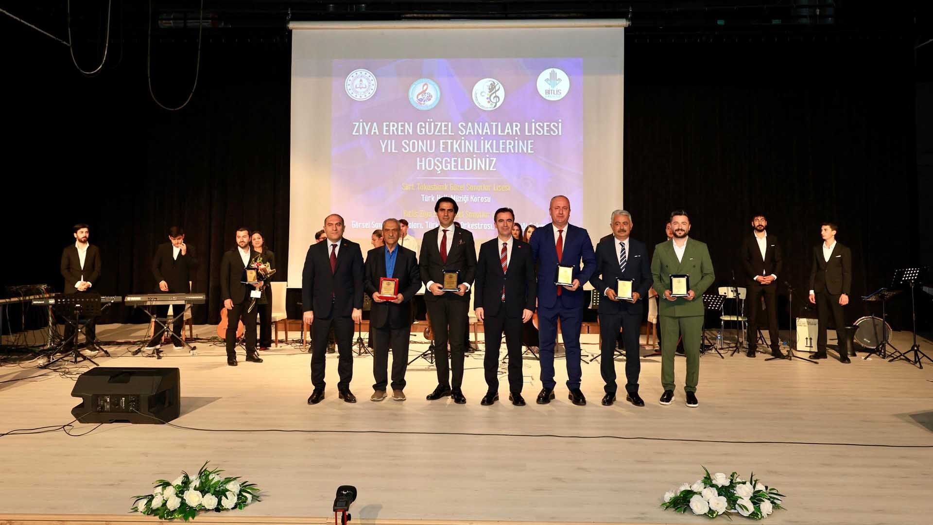 Bitlis’te Sanat Dolu Gece, Konser Ve Sergi Büyük Beğeni Topladı 5