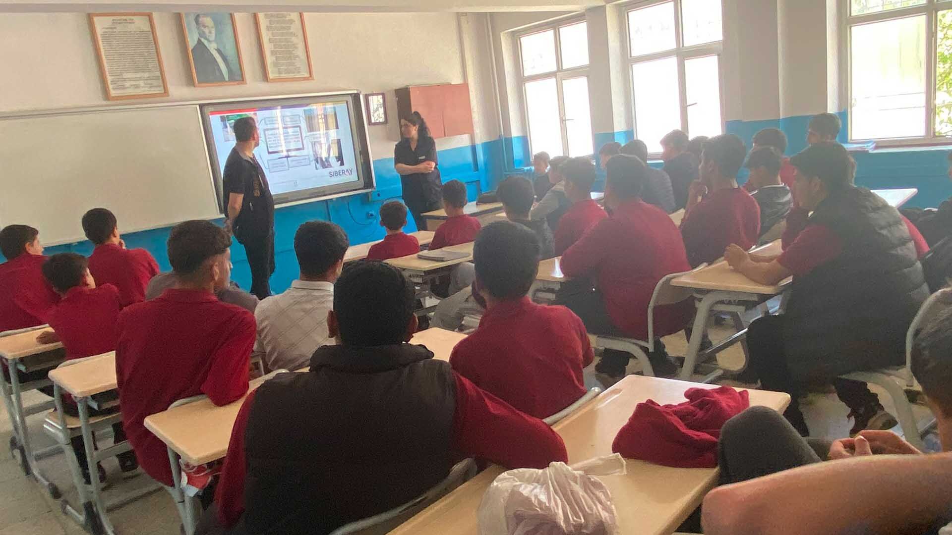 Hizan’da 283 Öğrenci Ve 20 Öğretmene Siber Güvenlik Eğitimi 3