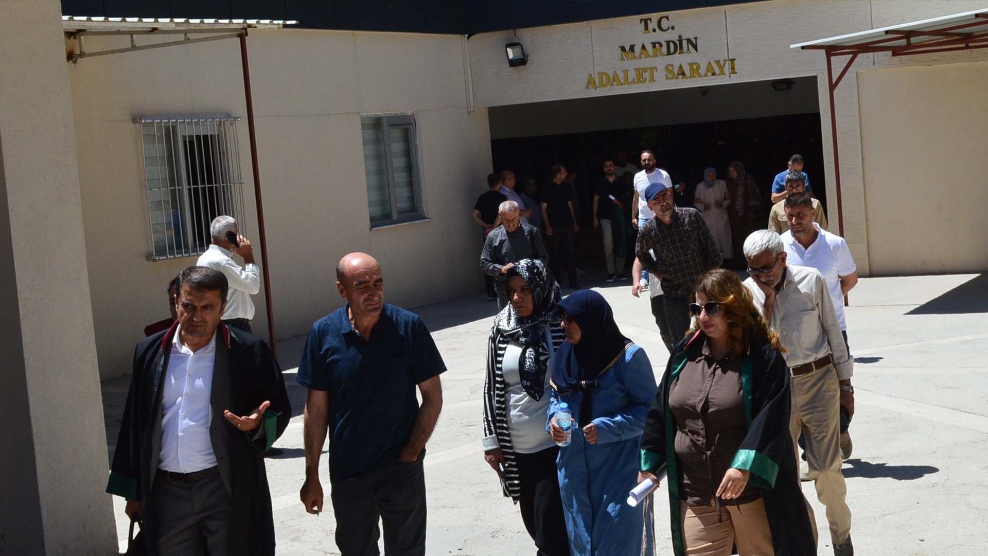 Kızıltepe'de Çift Ile Kızlarının Silahla Öldürülmüştü, Cinayet Davasında İlk Duruşma 6