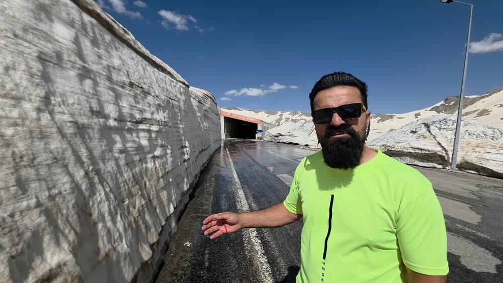 Van'da Aynı Gün Iki Mevsim Ovada Yaz; Karabet'te Kış 3