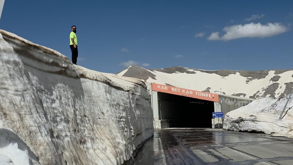 Van'da Aynı Gün Iki Mevsim Ovada Yaz; Karabet'te Kış 5