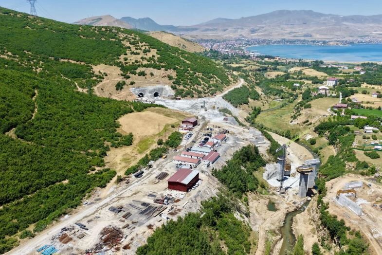 Bitlis Valisi Tatvan Çevre Yolu'nda Çalışmaları Inceledi 1