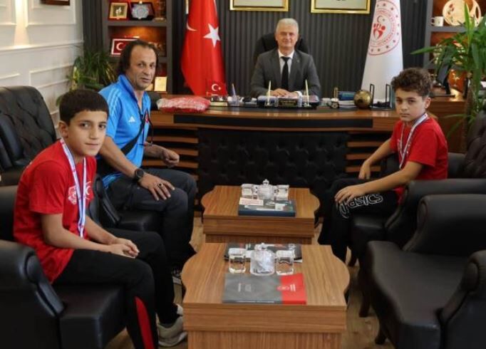 Muş'ta Başarılı Güreşçiler Ödüllendirildi