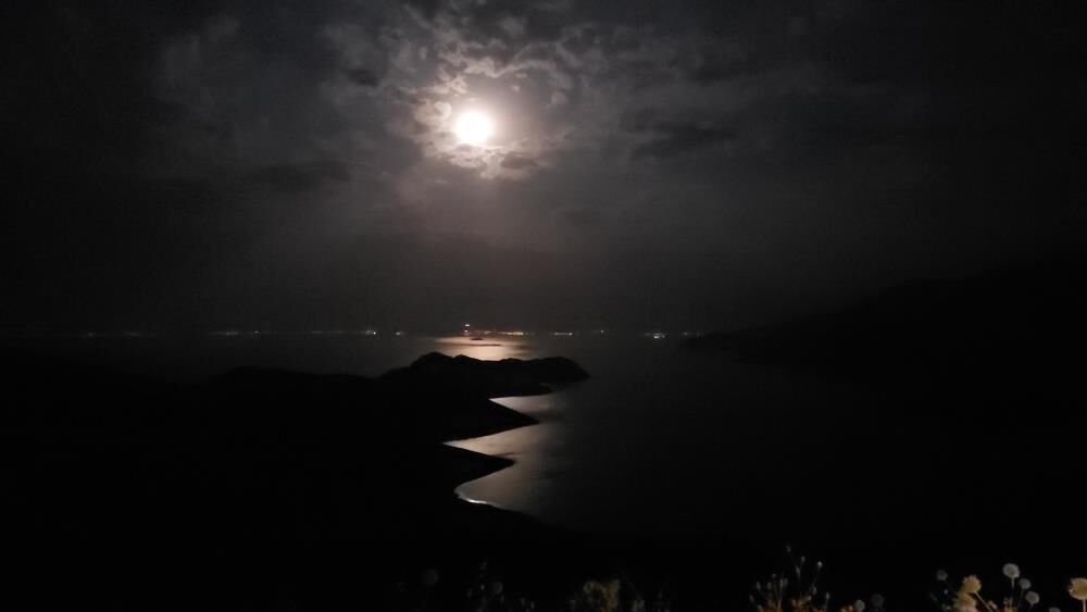 Van Gölü Üzerinde Geyik Dolunayı Mest Etti 7