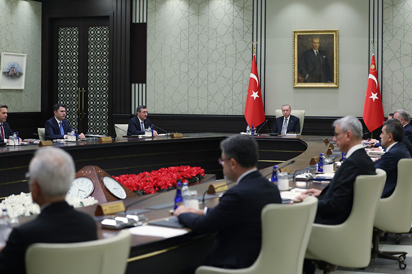 Cumhurbaşkanlığı Kabinesi Bugün Ahlat’ta Toplanıyor: Gündemde Neler Olacak?