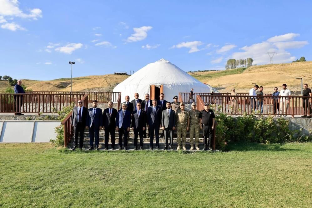 Bakan Yardımcısı Çelik Ahlat'ta Incelemelerde Bulundu 1