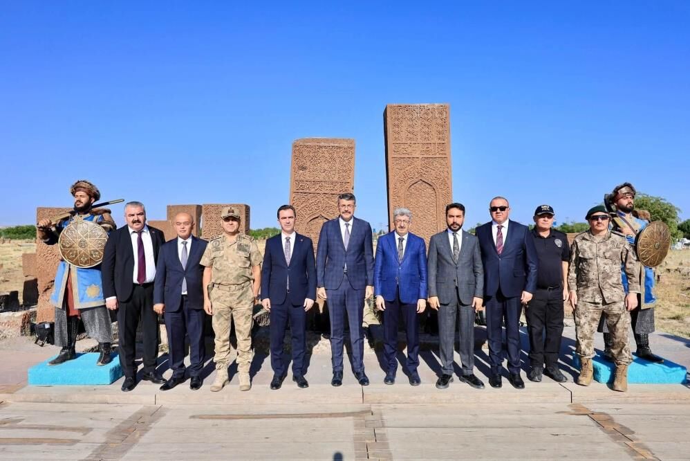 Bakan Yardımcısı Çelik Ahlat'ta Incelemelerde Bulundu 3