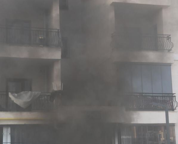 Elazığ'da Bina Yangını 16 Kişi Kurtarıldı, 12 Kişi Dumandan Etkilendi 1