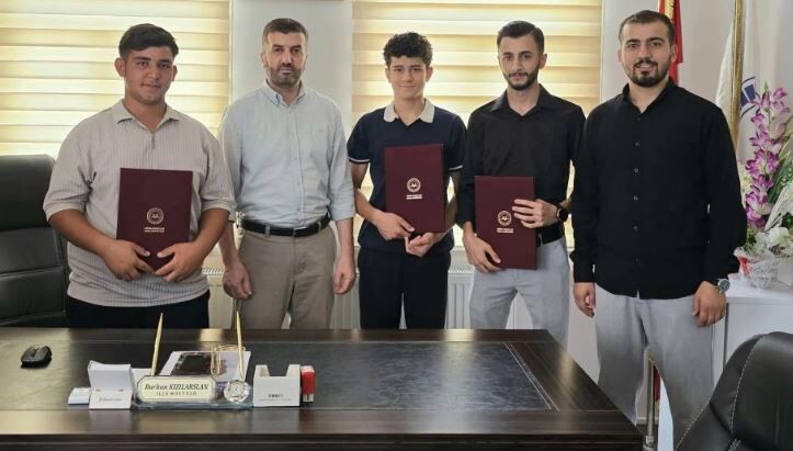 Hafızlık Eğitimini Tamamlayanlara Belgeleri Takdim Edildi 1