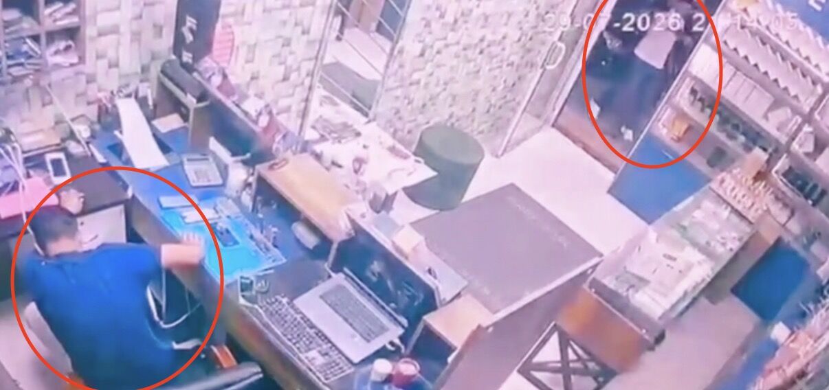 Telefon Dükkanında Silahlı Saldırı Kamerada 1