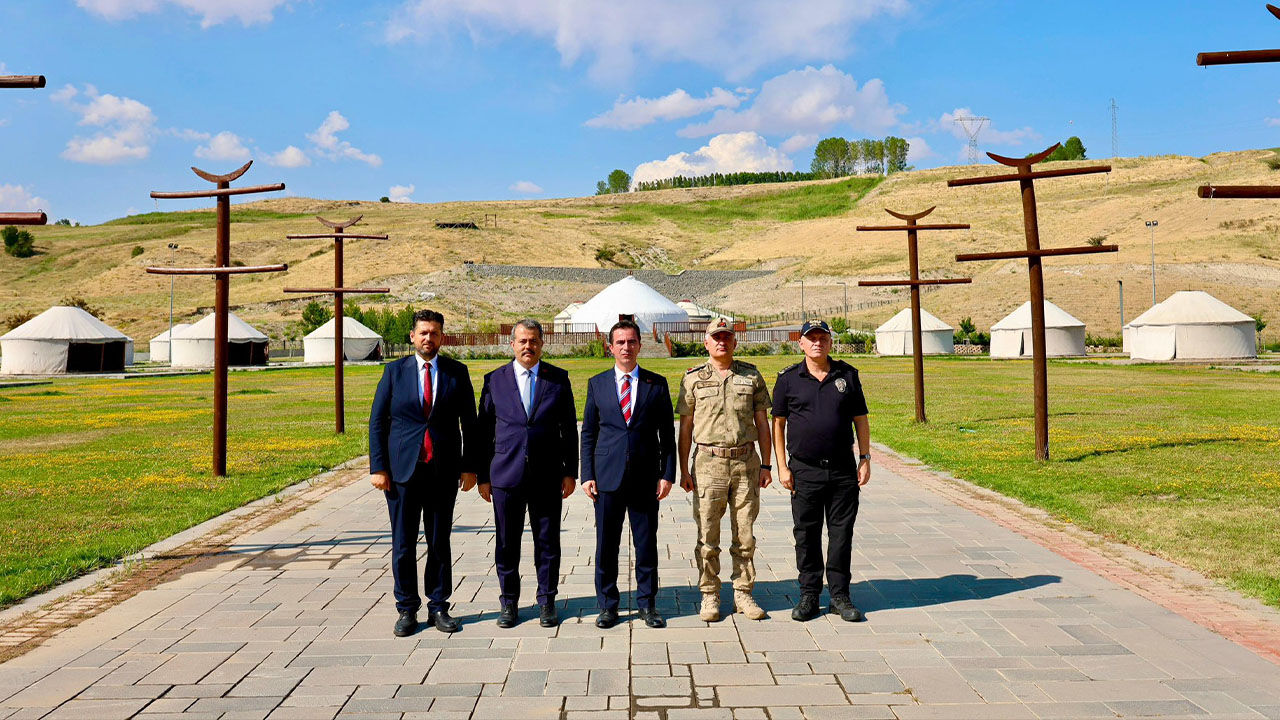 Vali Karakaya’dan Ahlat Şenlikleri Öncesi Hazırlıklara Yakın Takip 6