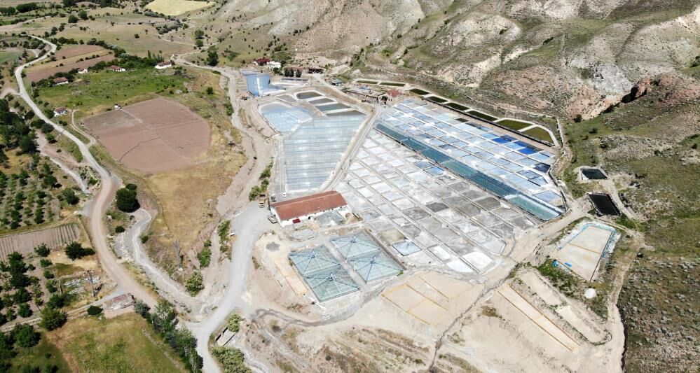 Yüzyıllardır Değişmeyen Mesai Suyu Ekip Tuz Biçiyorlar 1