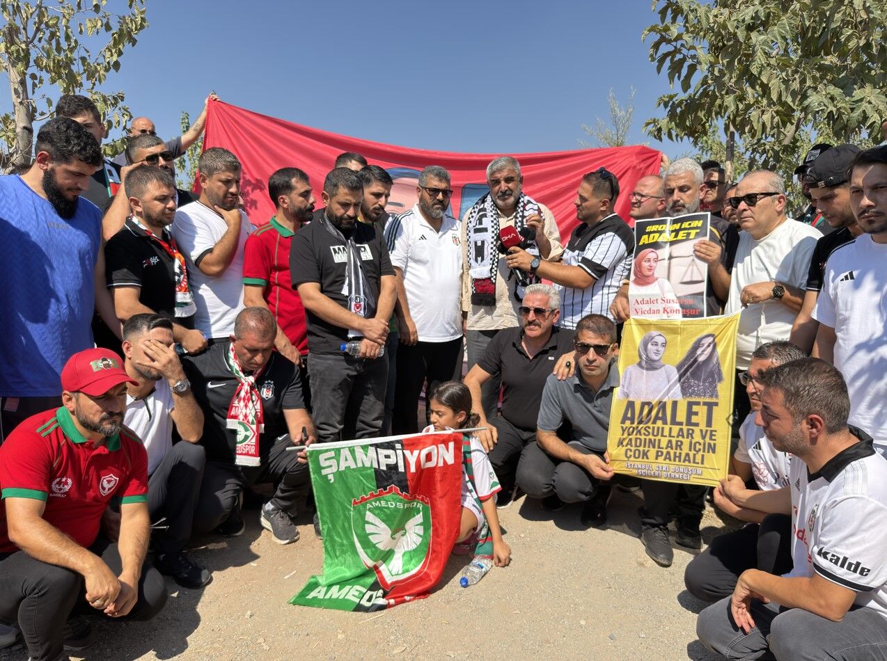 Amedspor ve Beşiktaş taraftarlarından Rojin Kabaiş’in mezarına ziyaret