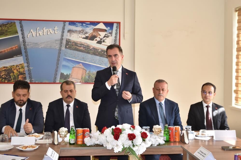 Ahlat'ın asırlık taş işçiliği için önemli adım! Ustalar ve akademisyenler buluştu